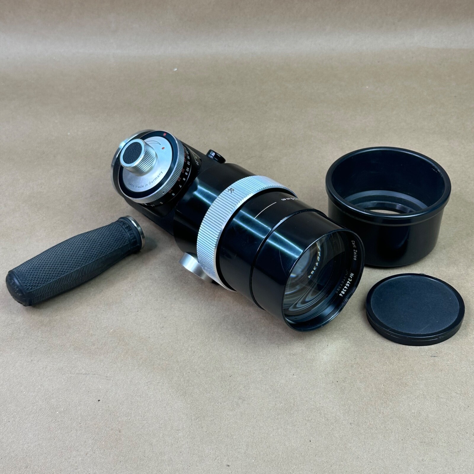 Carl Zeiss 250mm f/4 Sonnar Lens w/ Shade & Hand Grip for