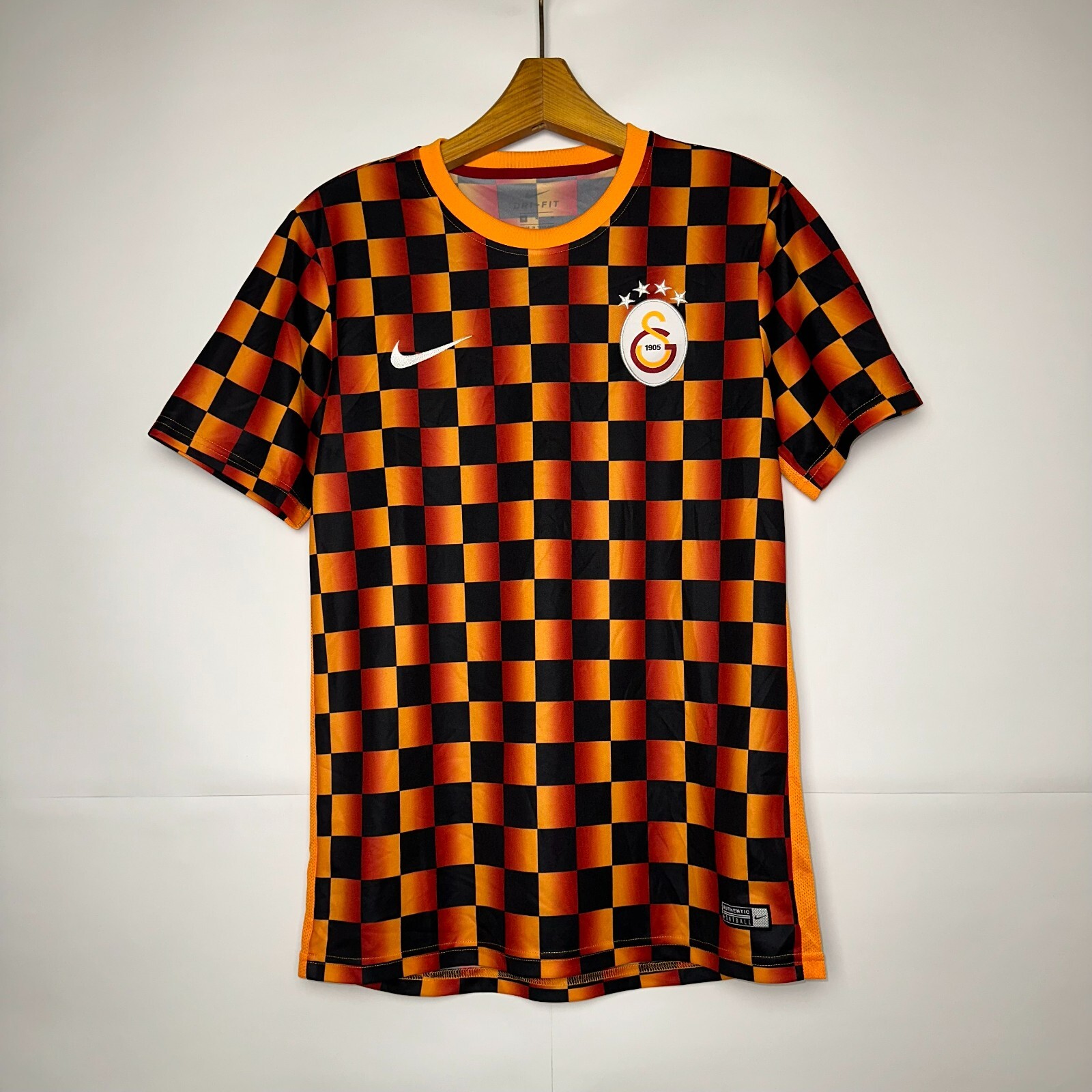 ガラタサライ　19/20 プレマッチ　トレーニングウェア GALATASARAY 2019 2020 PRE MATCH TRAINING FOOTBALL SHIRT