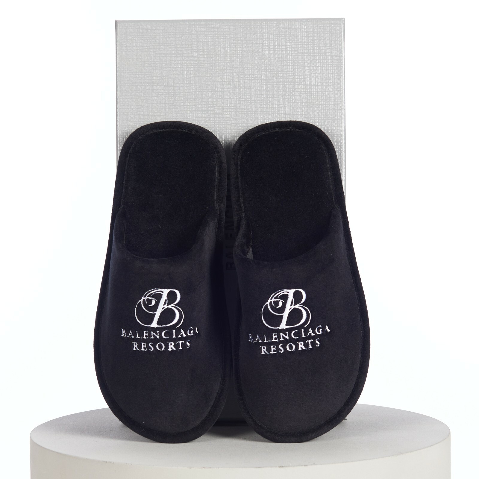 BALENCIAGA 550$ Resort Slippers - Logo Embroidery, Velours, Soft Mules |  eBay