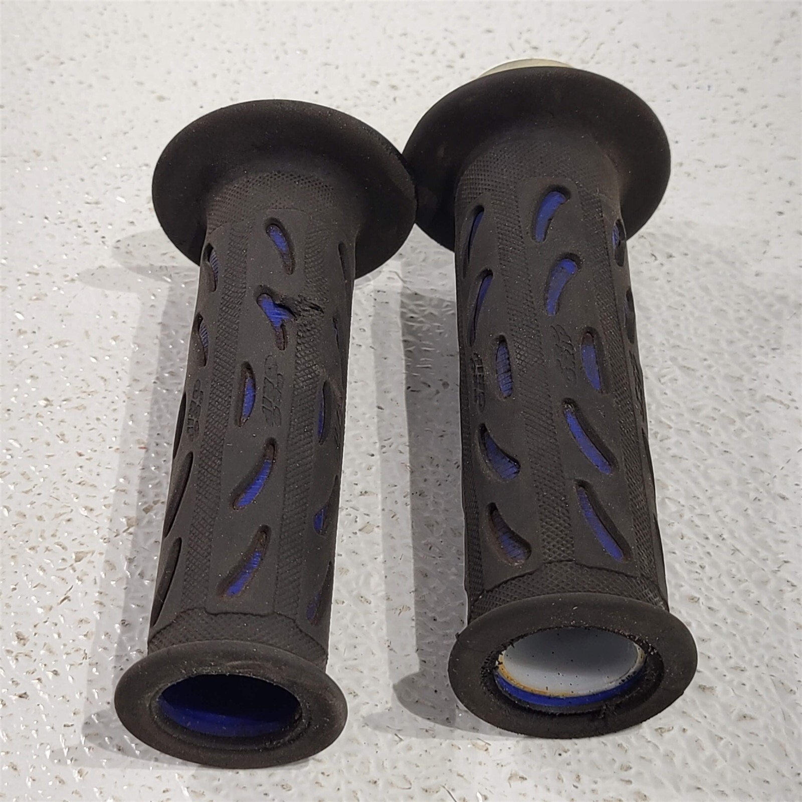 2008 Kawasaki Ninja 600 ZX600 Grips Grip Pair PS1048 | eBay