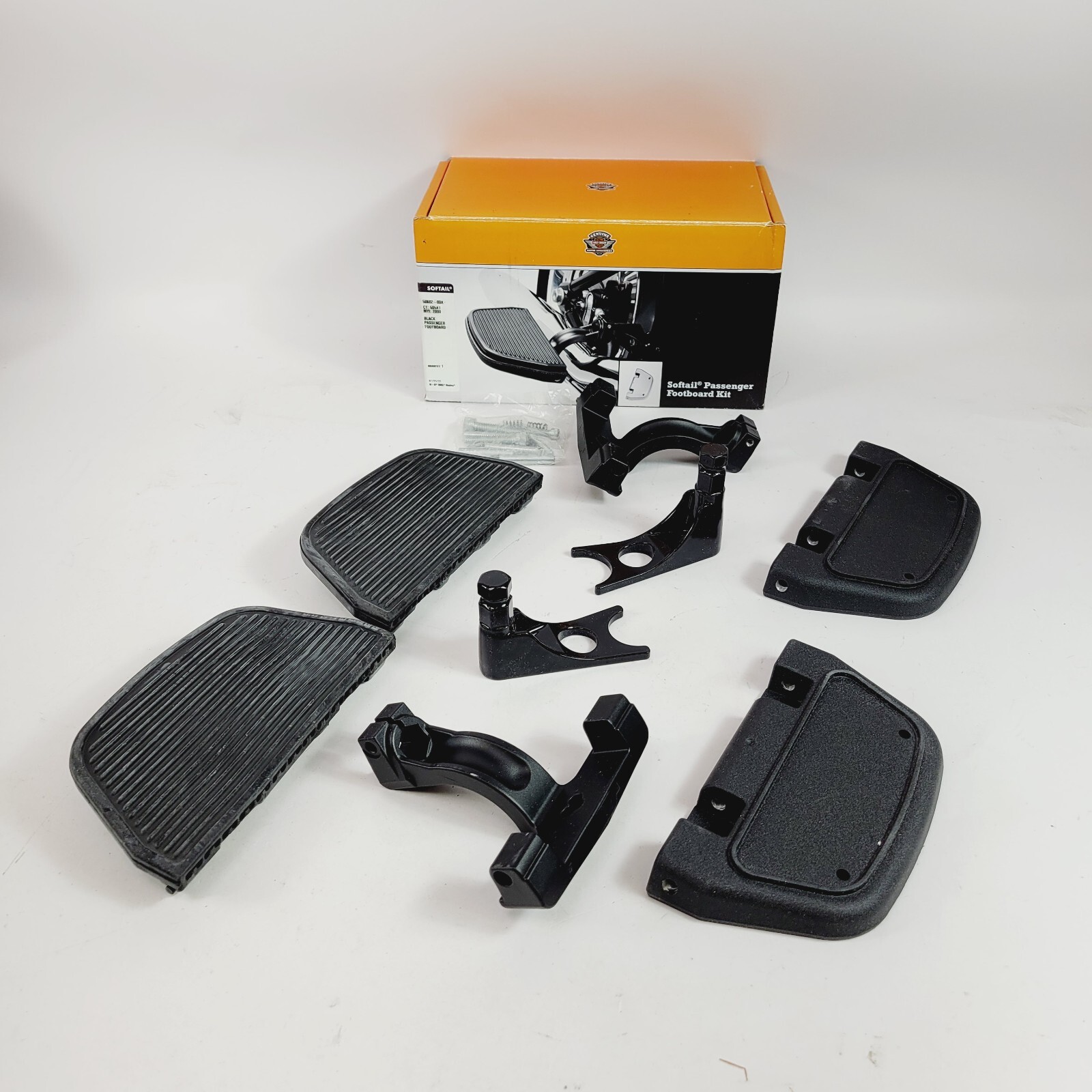 Harley-Davidson Softail Passenger Footboard and Mount Kit Harley-Davidson Softail Passenger Footboard and Mount Kit