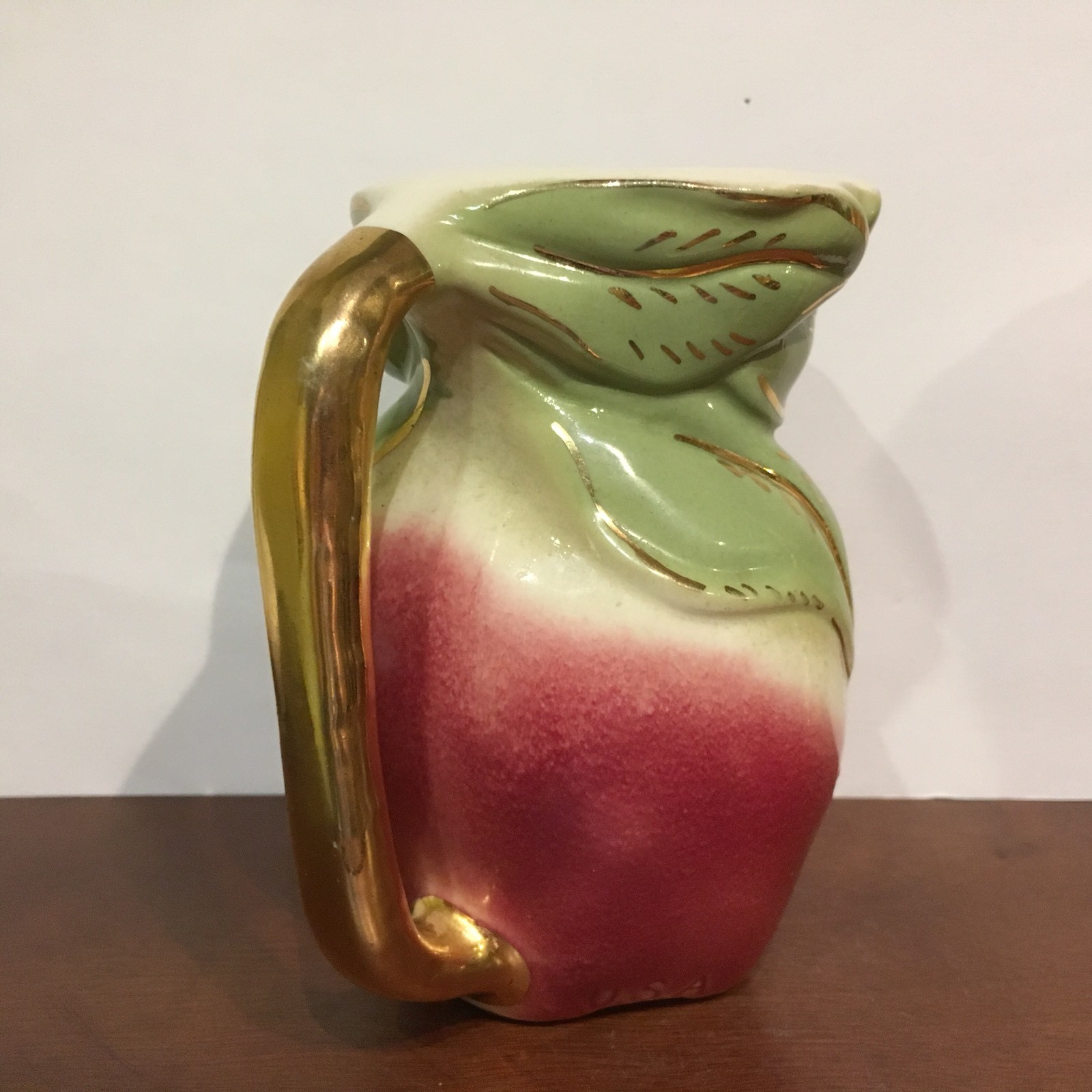 Vintage AMERICAN BISQUE USA POTTERY Red APPLE PITCHER w/ Gold Highlights