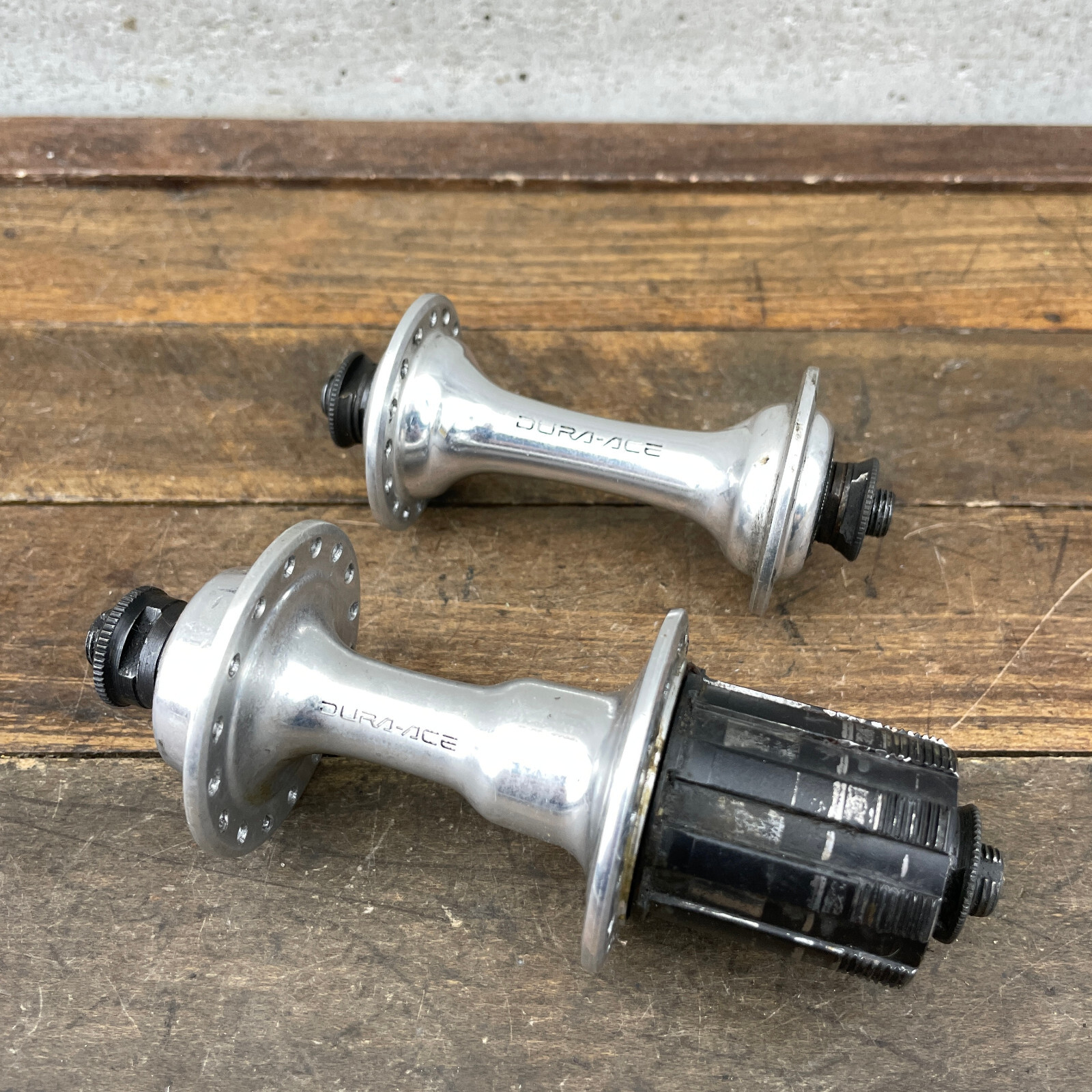 Vintage Shimano Dura Ace Hub Set 32 Hole 7400 Series Vintage Shimano Dura Ace Hub Set 32 Hole 7400 Series