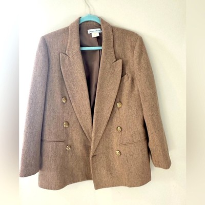 STEPHANIE ANDREWS Vintage Gorgeous tan colorBlazer gold buttons 8Petite