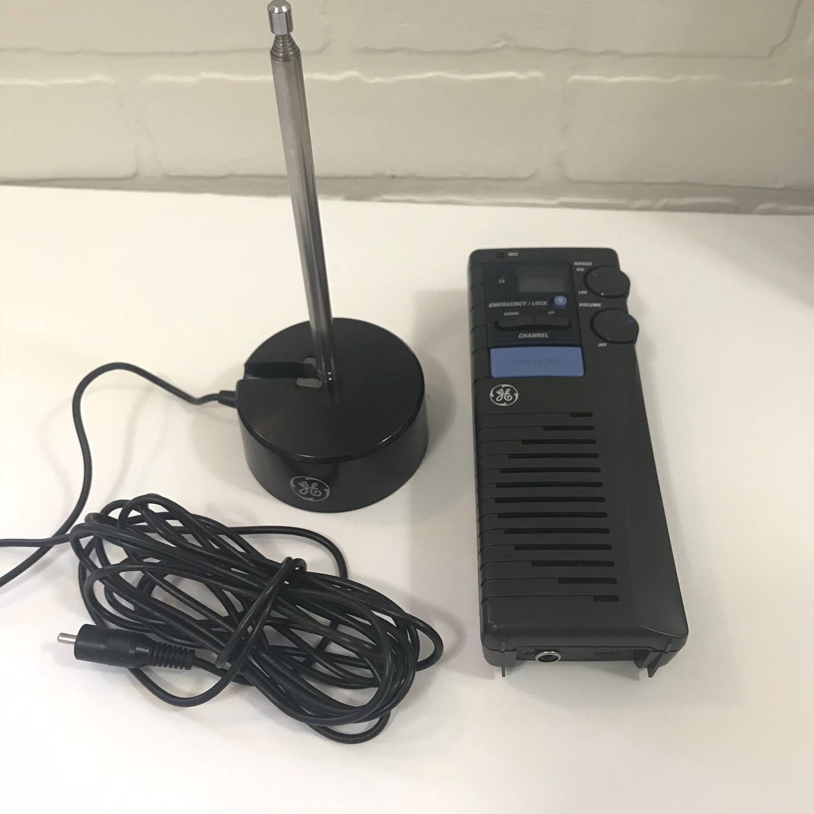 GE HELP! 40 Channel 2 Way Emergency Info CB Radio Model 3-5920