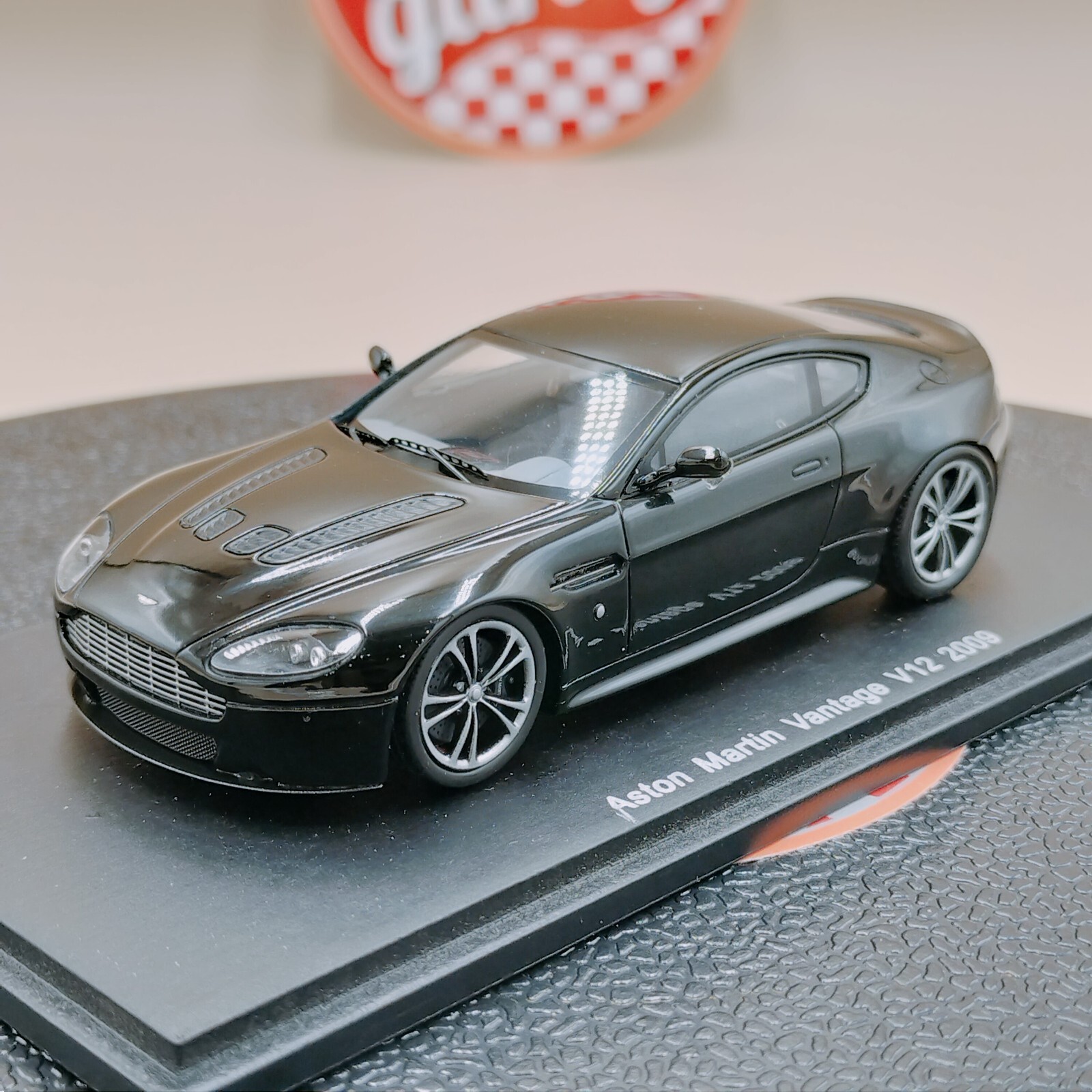 Spark Aston Martin V12 Vantage 2009年 SPARK 1/43 Aston Martin Vantage V12 2009 Black Resin model