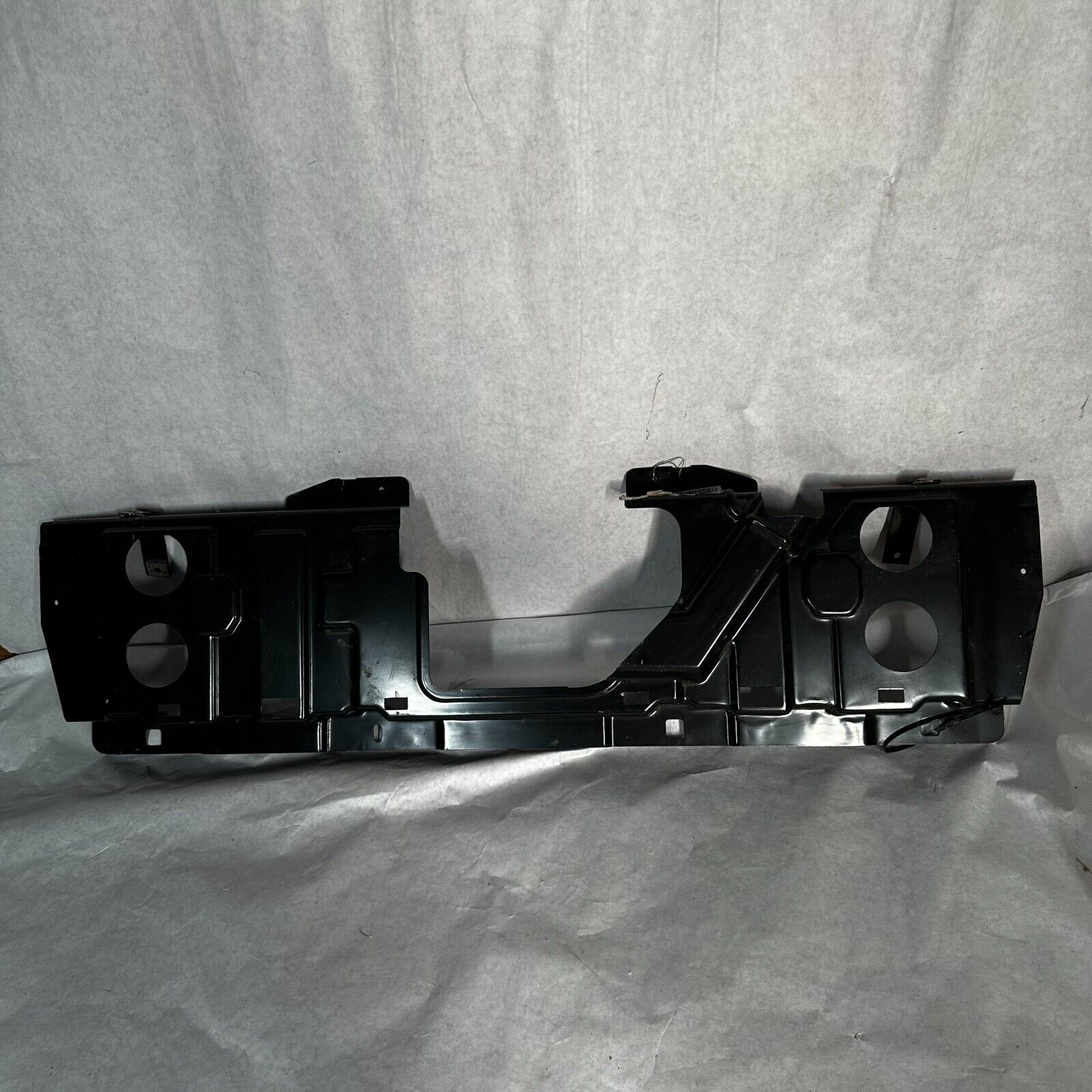 1998 - 2005 MERCEDES-BENZ ML320 ML430 REAR CENTRAL BUMPER 1998 - 2005 MERCEDES-BENZ ML320 ML430 REAR CENTRAL BUMPER