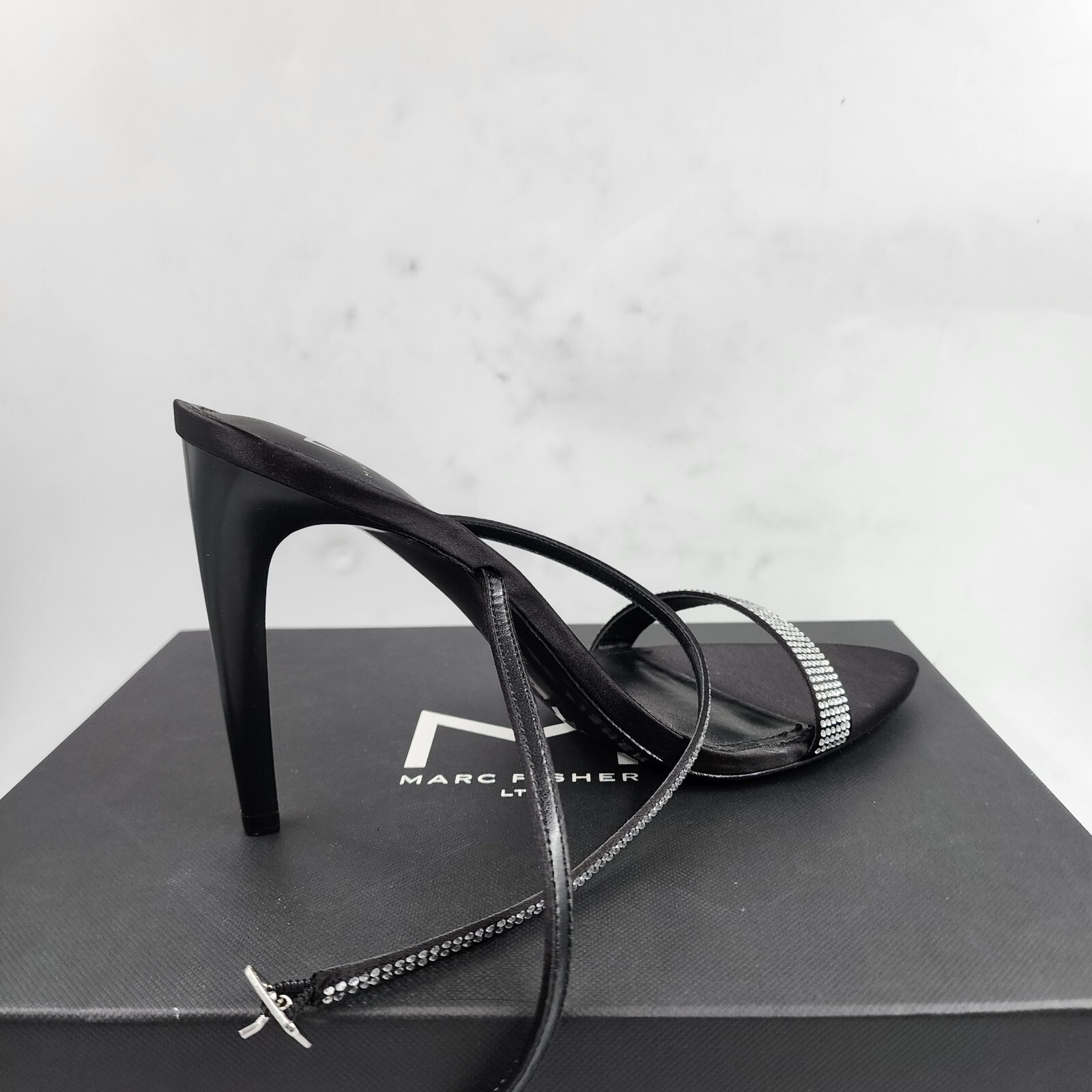 Marc Fisher LTD. Cammile Embellished Ankle Strap High Heels Women's 8.5M Black - Picture 10 of 18