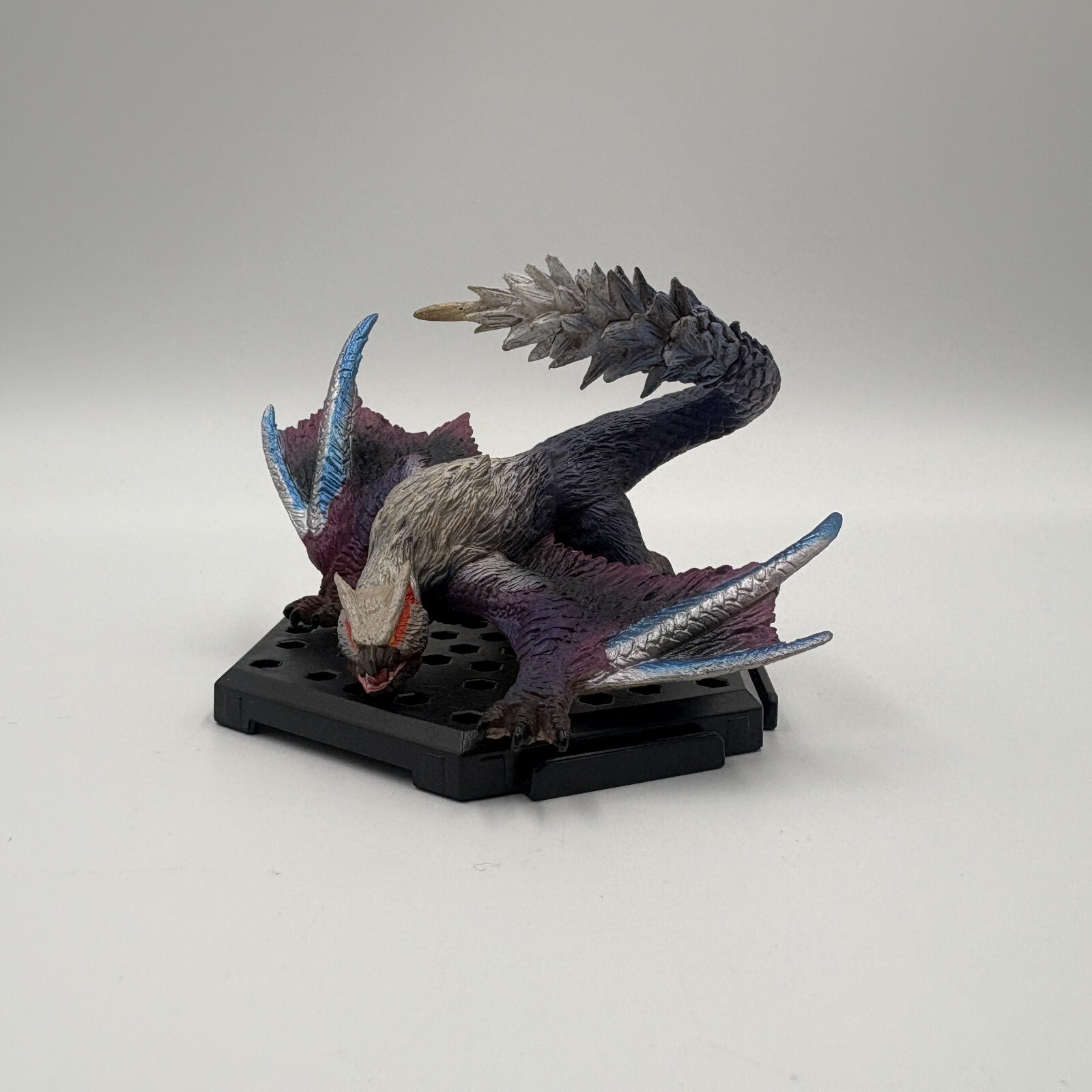 NARGACUGA フィギュア MONSTER HUNTER S.H. MonsterArts Monster Hunter Nargacuga: Bandai - Tokyo