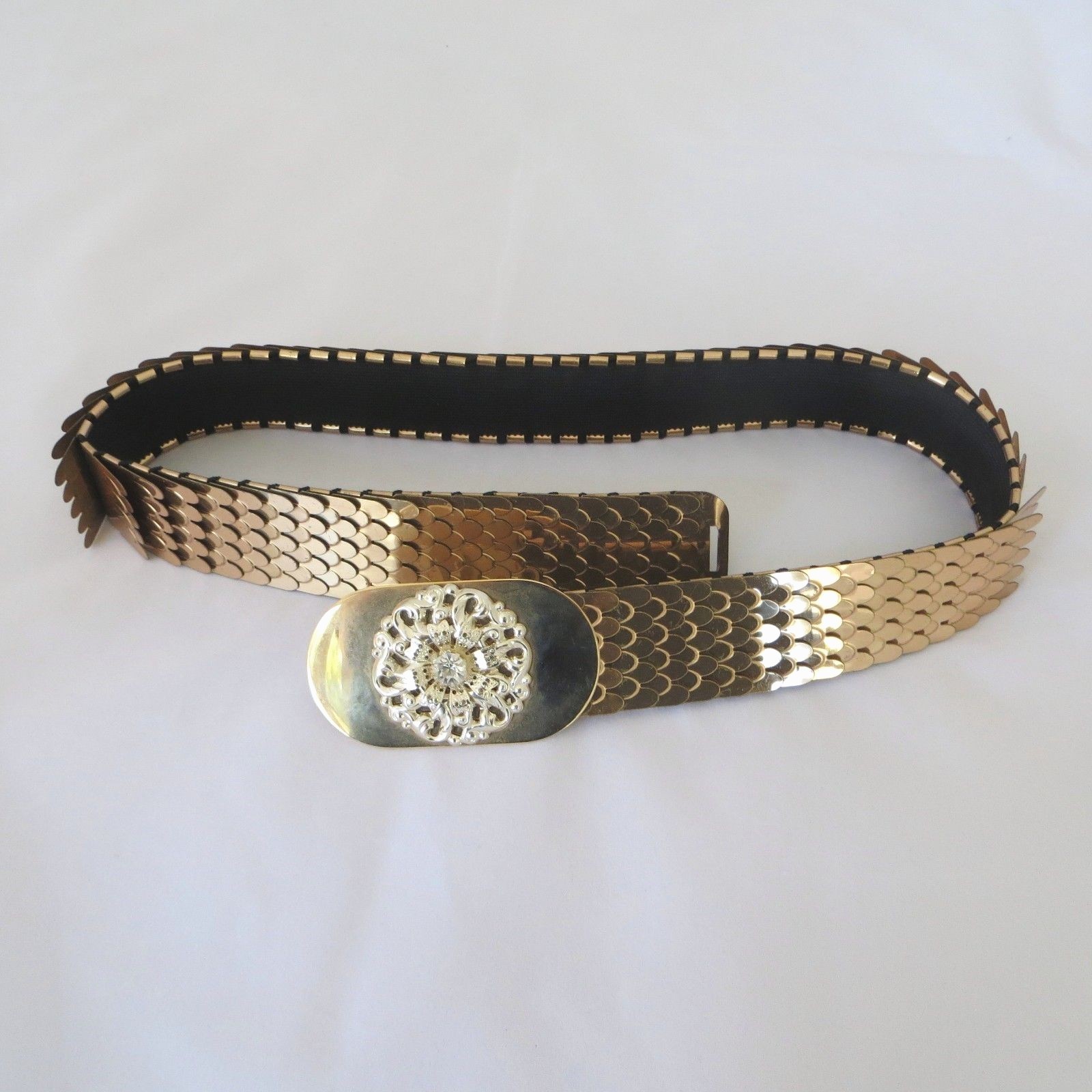 Vtg are Gold Tone Brass Fish Snake Scale Elastic Belt Medallion Retro Old