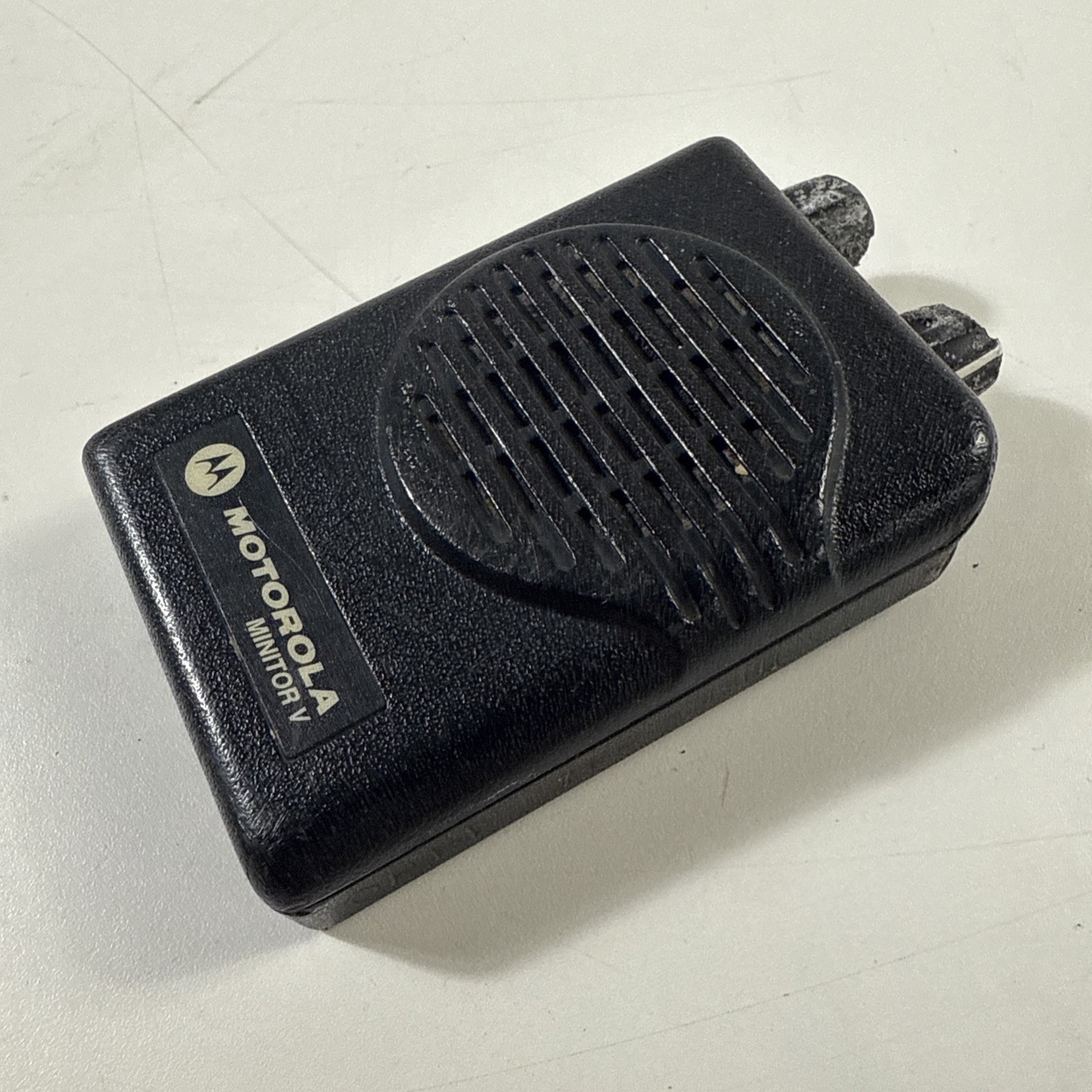 MOTOROLA MINITOR V 5 2Ch VHF 151-159Mhz NON-STORED VOICE PAGER