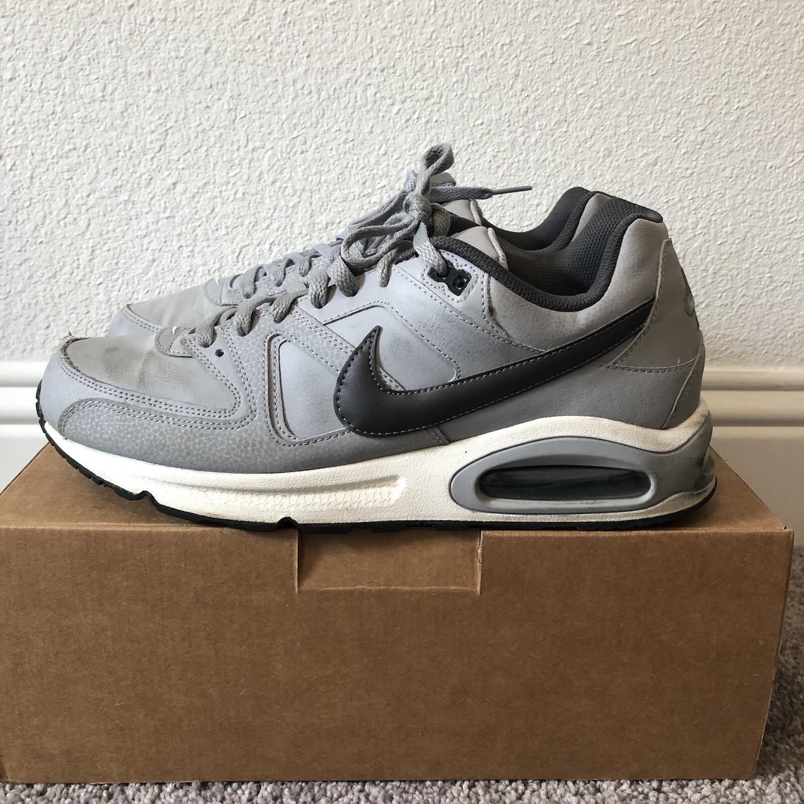 grey nike max