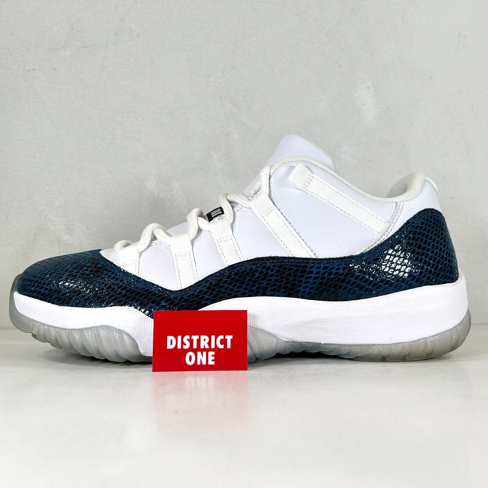 Air Jordan 11 Retro Low Navy Snakeskin 2019 - Size 9