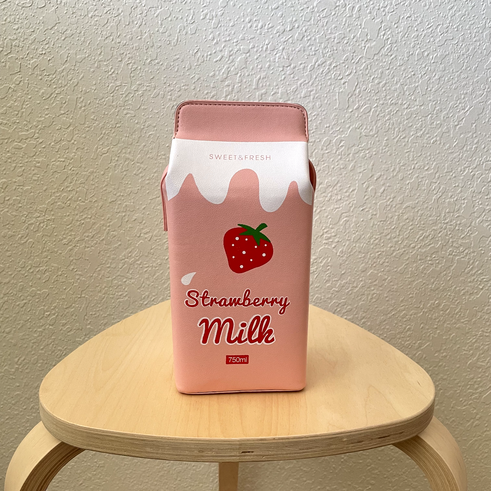Strawberry milk carton crossbody bag_pink_novelty bag