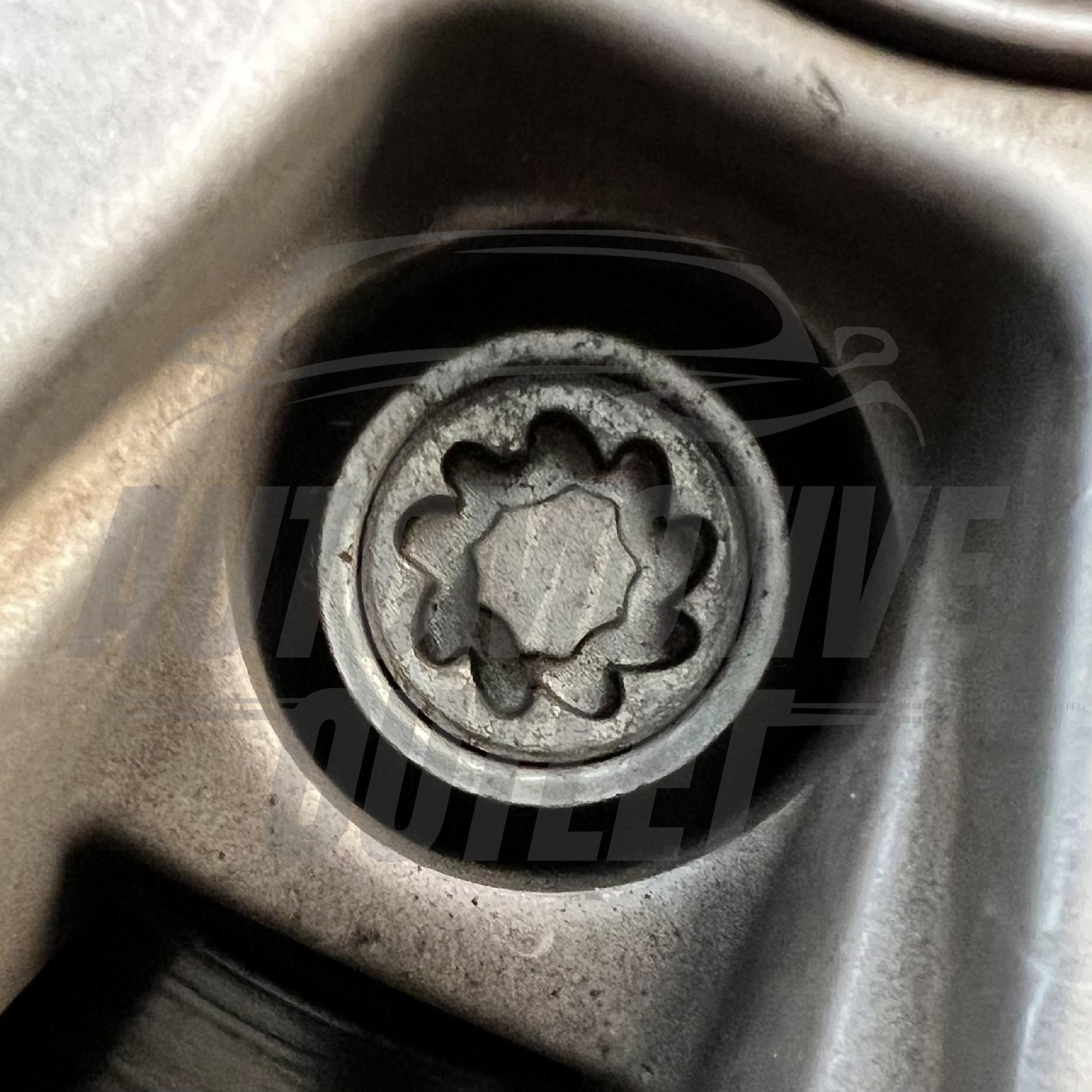 LOCKING WHEEL NUT KEY FOR VW GOLF SECURITY MASTER SERVICE UK BOLT MATCHING 9