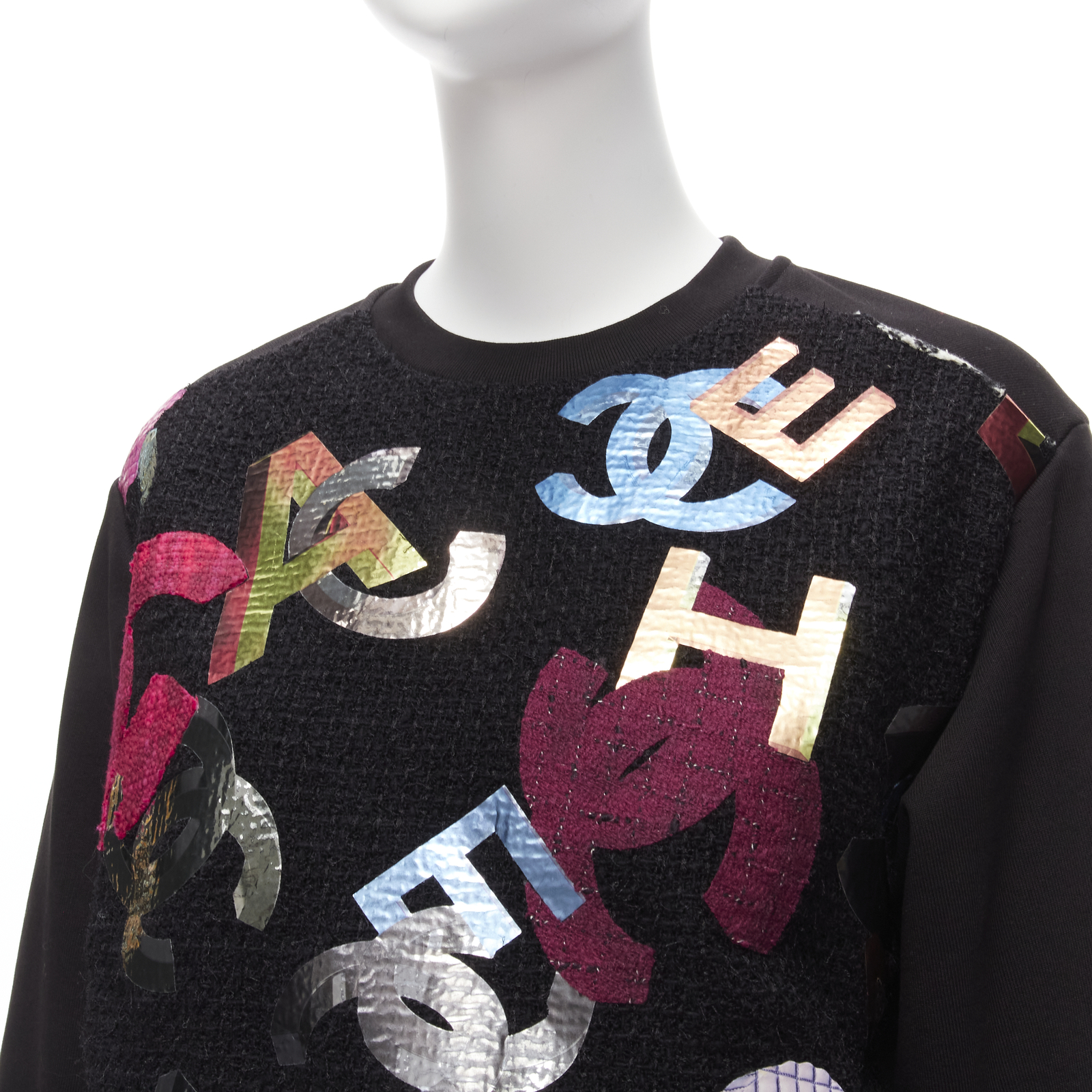 CHANEL 2022 Runway metallic CC logo graphic black tweed crew CHANEL 2022 Runway metallic CC logo graphic black tweed crew