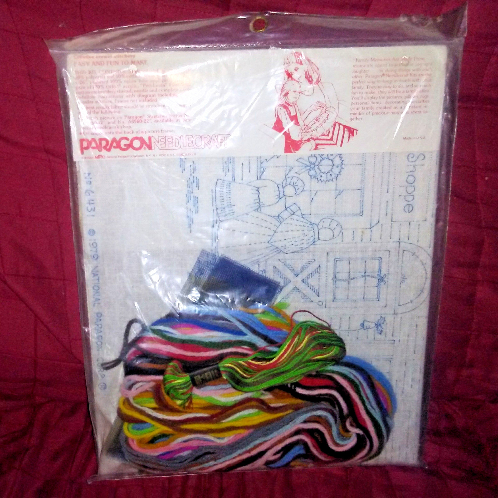 Paragon OLD FASHIONED CHRISTMAS Stamped Crewel Needlecraft Kit New Sealed 1979