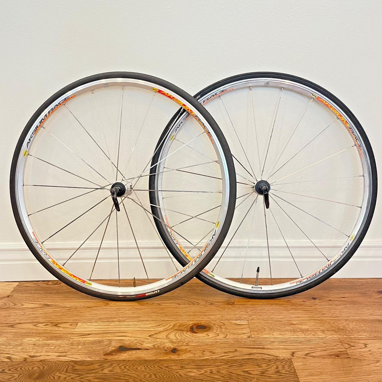 MAVIC AKSIUM 700C 完組ホイール 700c Mavic Aksium Disc Wheelset – Sellwood Cycle Repair