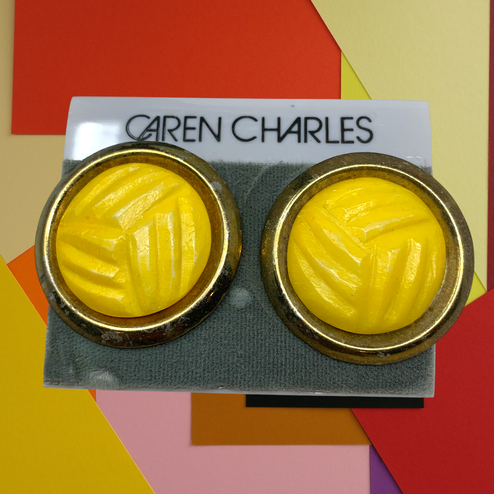 Vintage 1980's Yellow Textured Acrylic Gold Framed Pierced Earrings New Wave - Picture 6 of 6