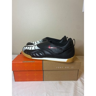 Nike JR Total 7 IC Indoor Soccer Shoes Boys Size 6Y Black White Red 311064-011