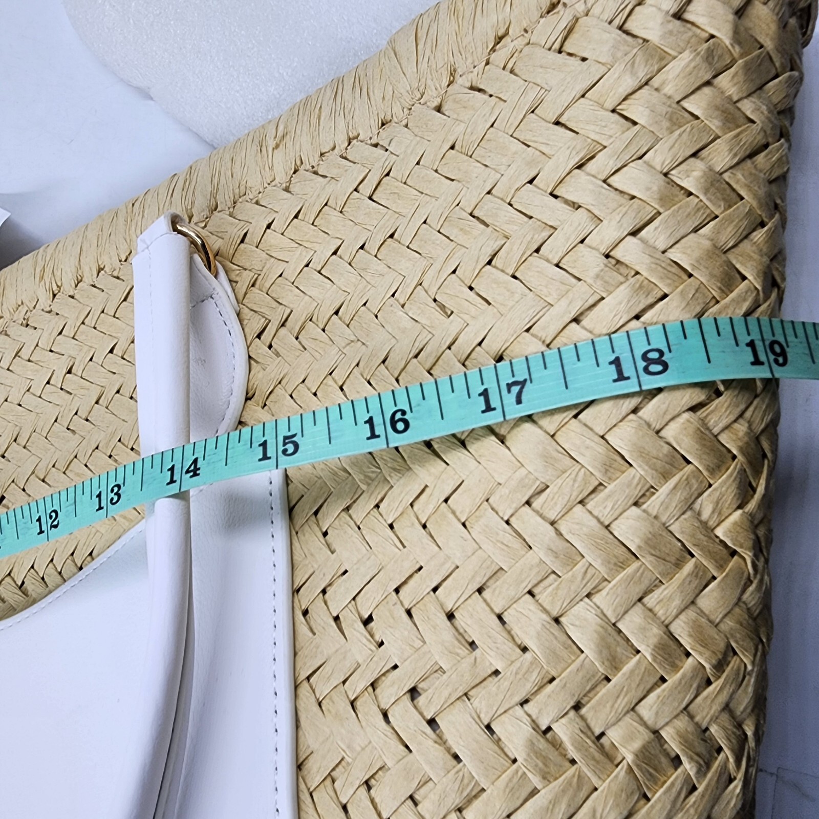 On 34th Isabellaa Straw Medium Drawstring Tote Bag Women's One Size Straw/White - Picture 14 of 14