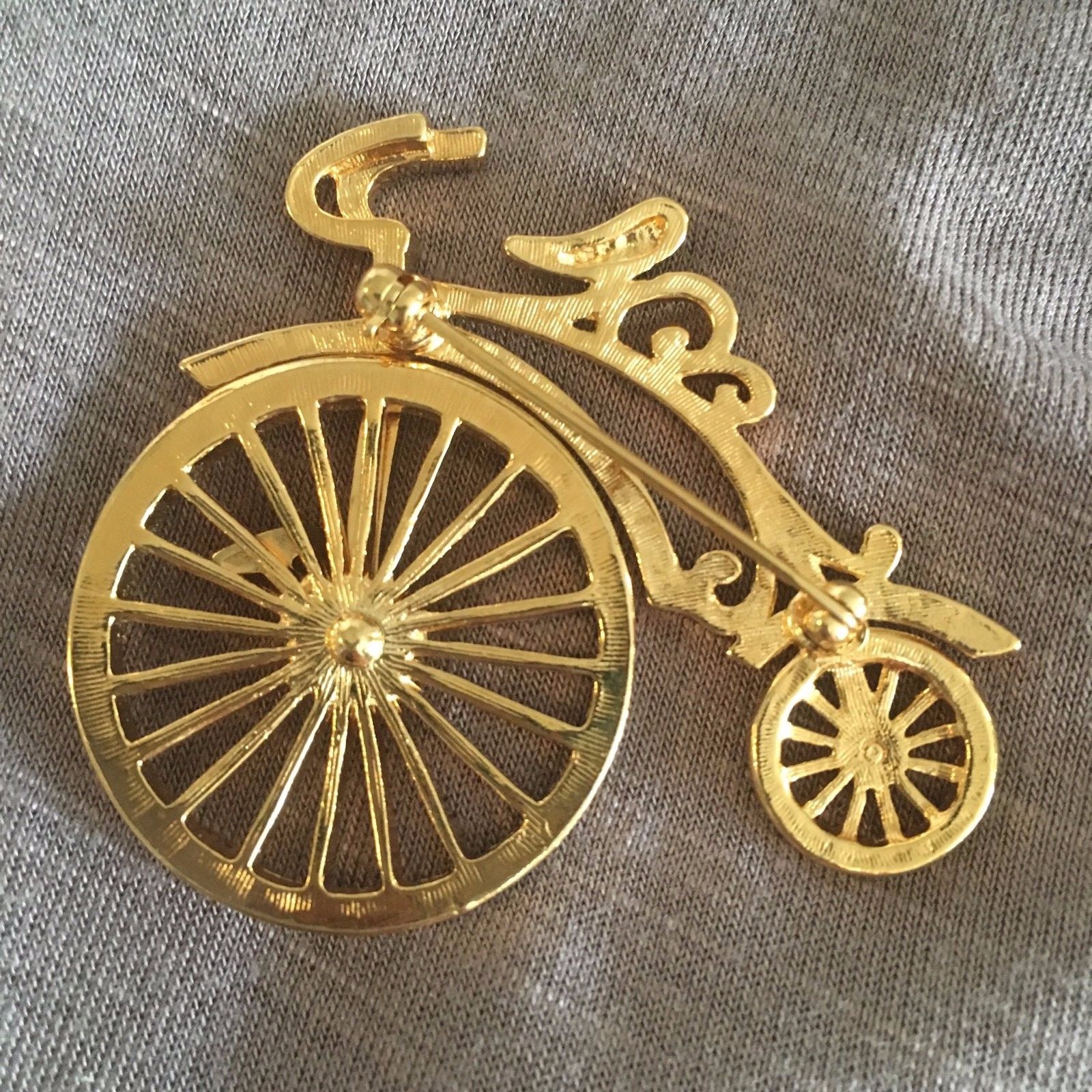 Bicycle Tricycle Pin Brooch Gold Tone Wheels Bike Trike Movement Wheelie
