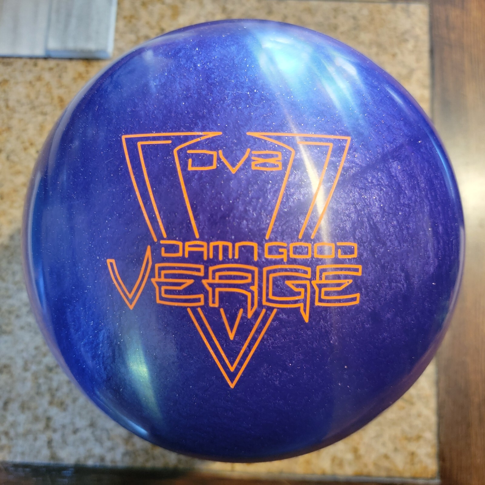DV8 ダーム　グッド　ヴァージ 14P DV8 Damn Good Verge Bowling Ball 14 lbs Preowned Span 3 3/4