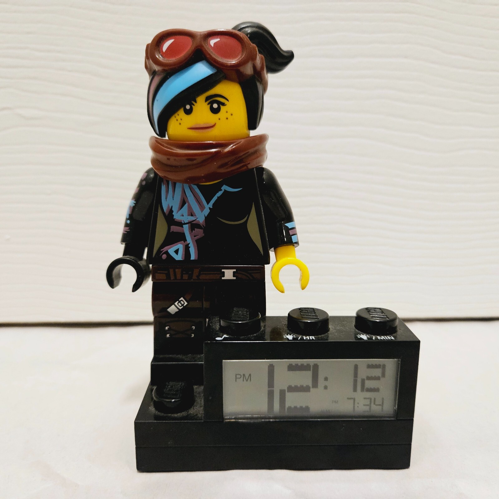The LEGO Movie 2 Wyldstyle Kids Minifigure Alarm Clock