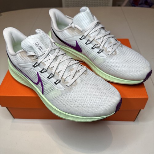 Nike Air Zoom Pegasus 39 Size 10.5 Womens/ 9 Mens Running