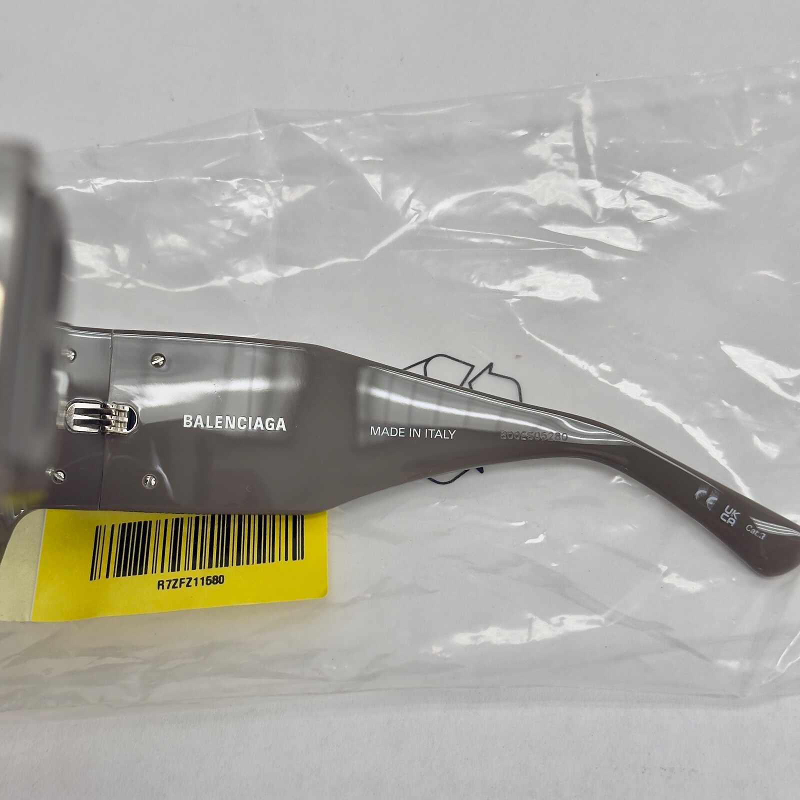 Pre-owned Balenciaga Bossy Cat 0322 Brown Fashion Geometric Unisex Sunglass Bb0322s 004 In Gray