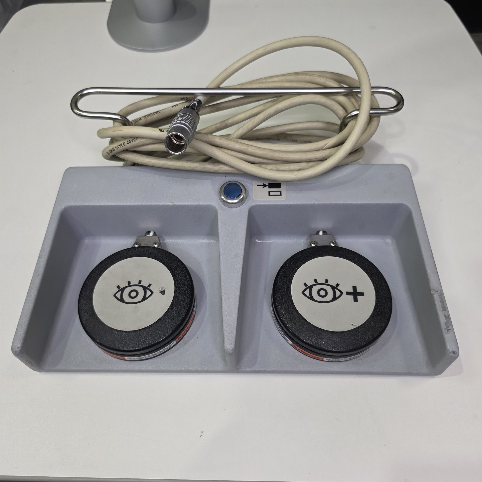 GE - OEC 9800 C-ARM SYSTEM FOOTSWITCH - 00-881060-03