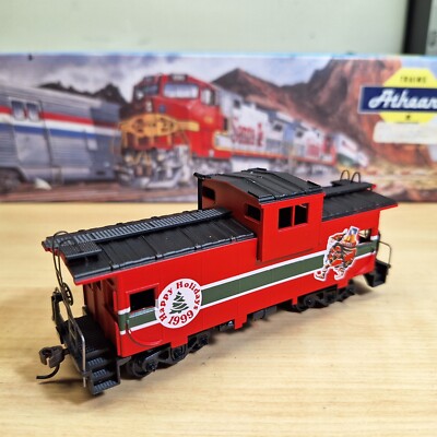 HO Athearn Christmas Holiday caboose train Set