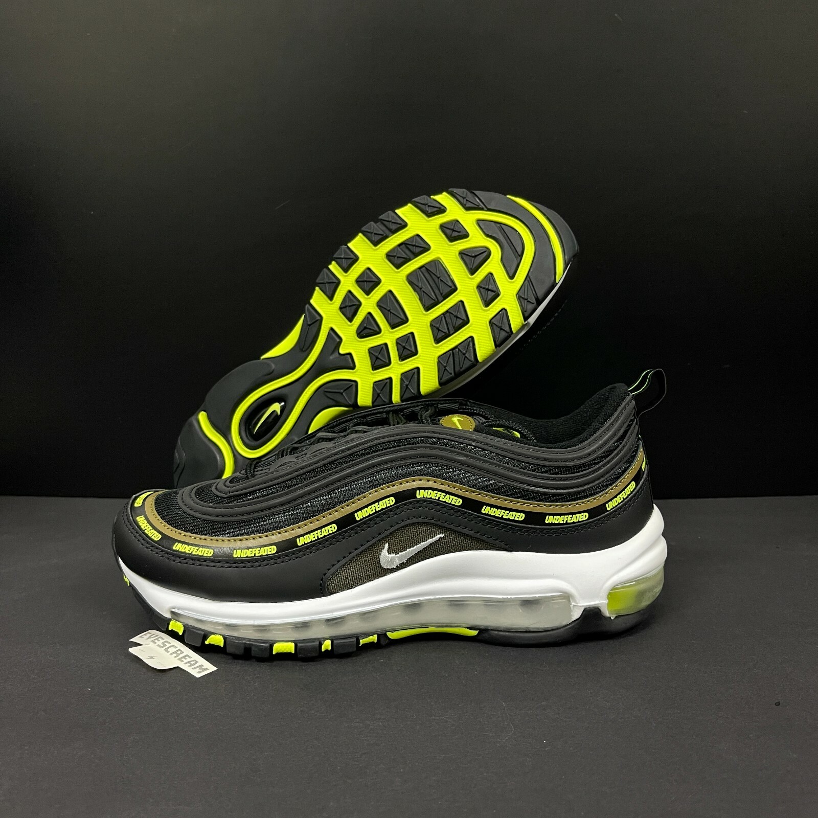 スニーカー Nike Air Max 97 UNDEFEATED Black Volt DC4830-001 DS Nike Air Max 97 x Undefeated Black Volt DC4830-001 - Size