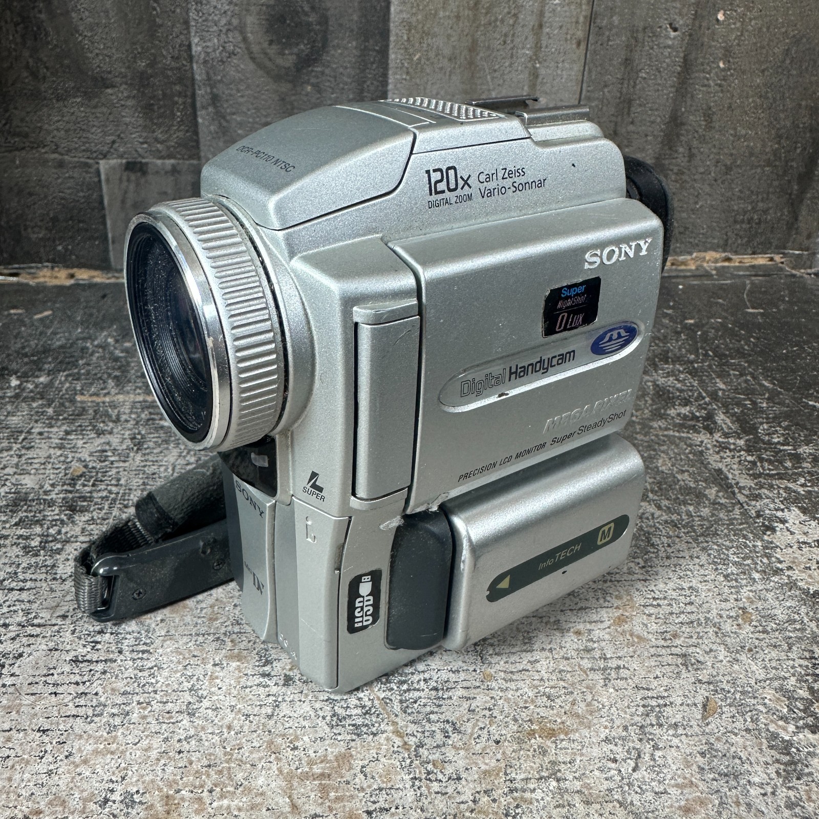 ソニー Sony DCR-PC110 Sony DCR-PC110: Digital Photography Review