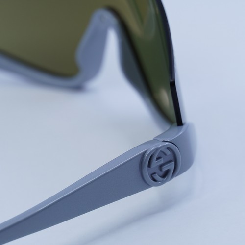 Pre-owned Gucci Gg1650s 011 Grey Silver/green Mirror 99-1-110 Sunglasses Authentic