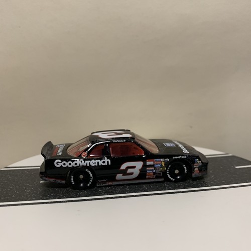 モノグラム 1/24 #3 goodwrench ルミナ ナスカー 完成品 KIT # 3 GOODWRENCH NASCAR 1994 CHEVROLET LUMINA MODEL KIT