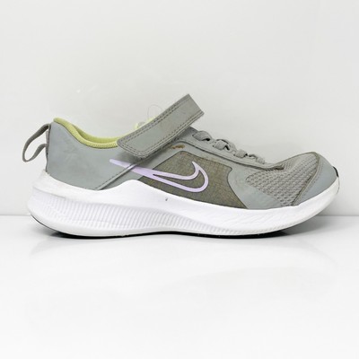 

Nike Boys Downshifter 11 CZ3959-003 Серые кроссовки для бега, размер 1Y, Серый, Downshifter 11