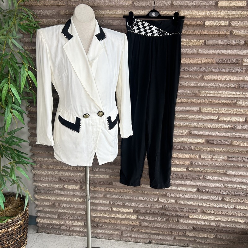 Dina Bar-El for Hi Tech&nbsp;Vintage 80s Black and White Pants Suit