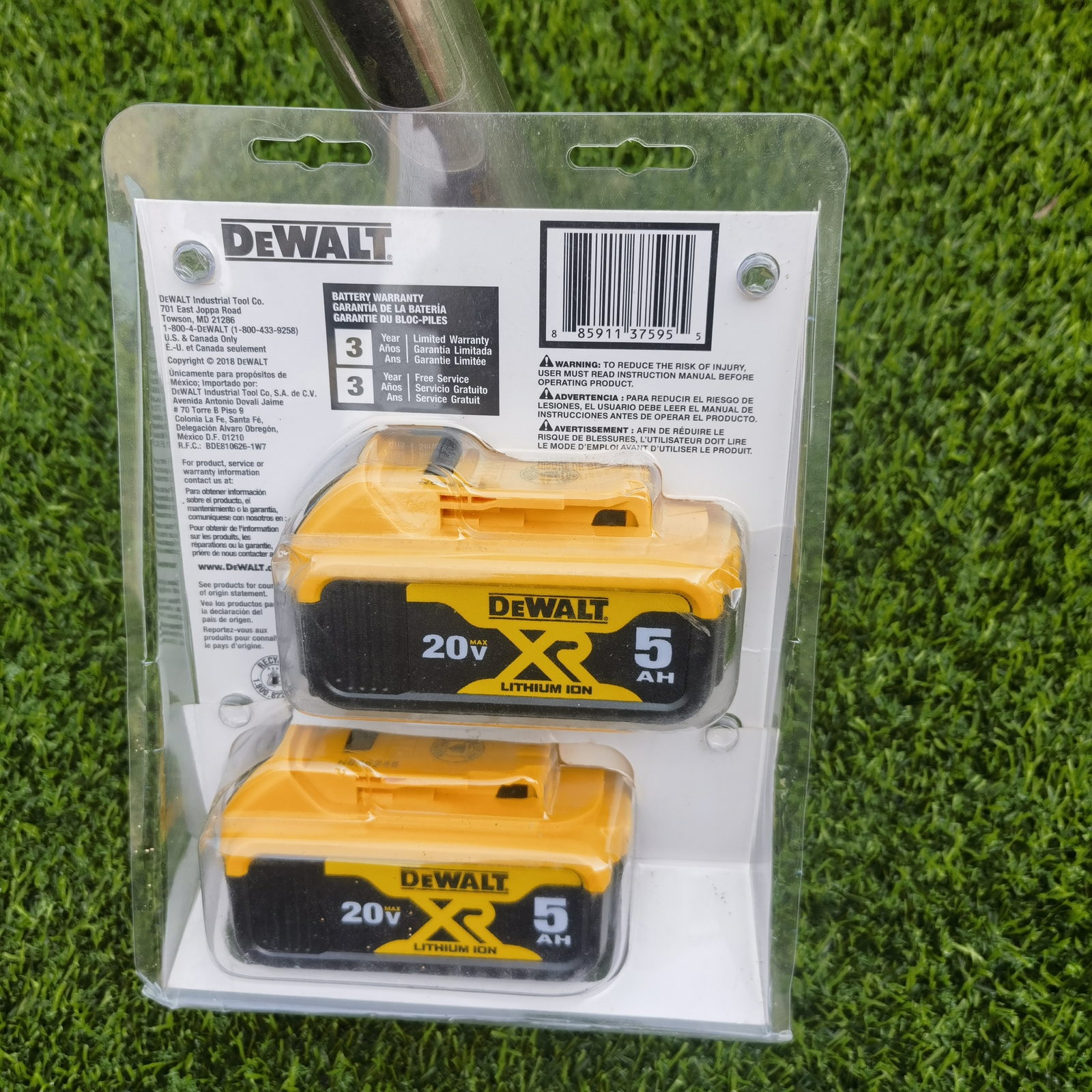 BRAND NEW 2PCS Dewalt DCB205-2 20V 5.0Ah MAX XR Li-ion Power Tool Battery