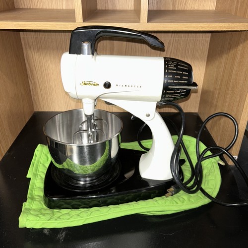 Vintage 1950’s White Sunbeam Mixmaster Model 12 Stand Mixer WORKS Bowl and Cover