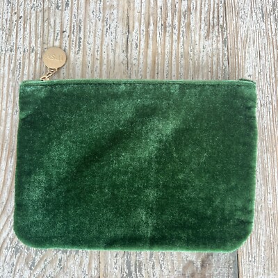 IPSY NOVEMBER 2021 GREEN VELOUR MAKEUP COSMETIC BAG CLUTCH