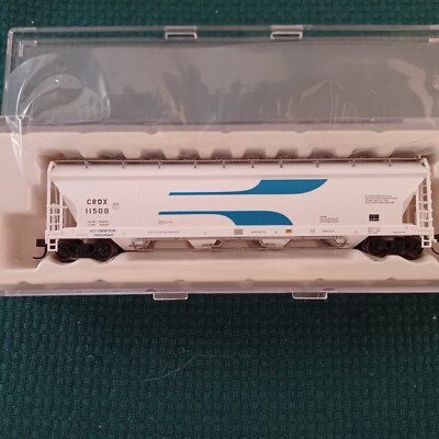 Atlas N gauge Cylindrical 4-Bay Centerflow Hopper, Chicago Frt Car Leasing, 2002