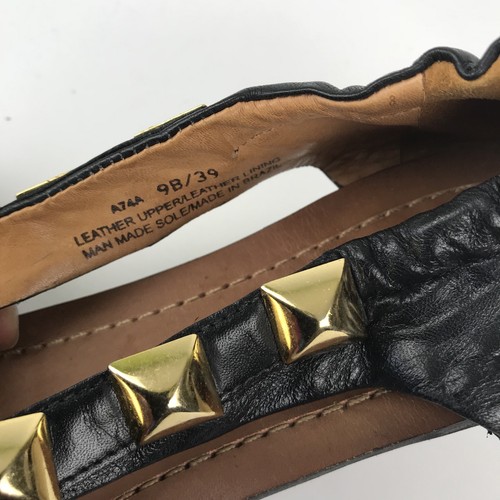 BCBGMaxAzria Sandals Women’s Black Leather Thong Flat Sandals Size 9(s15)