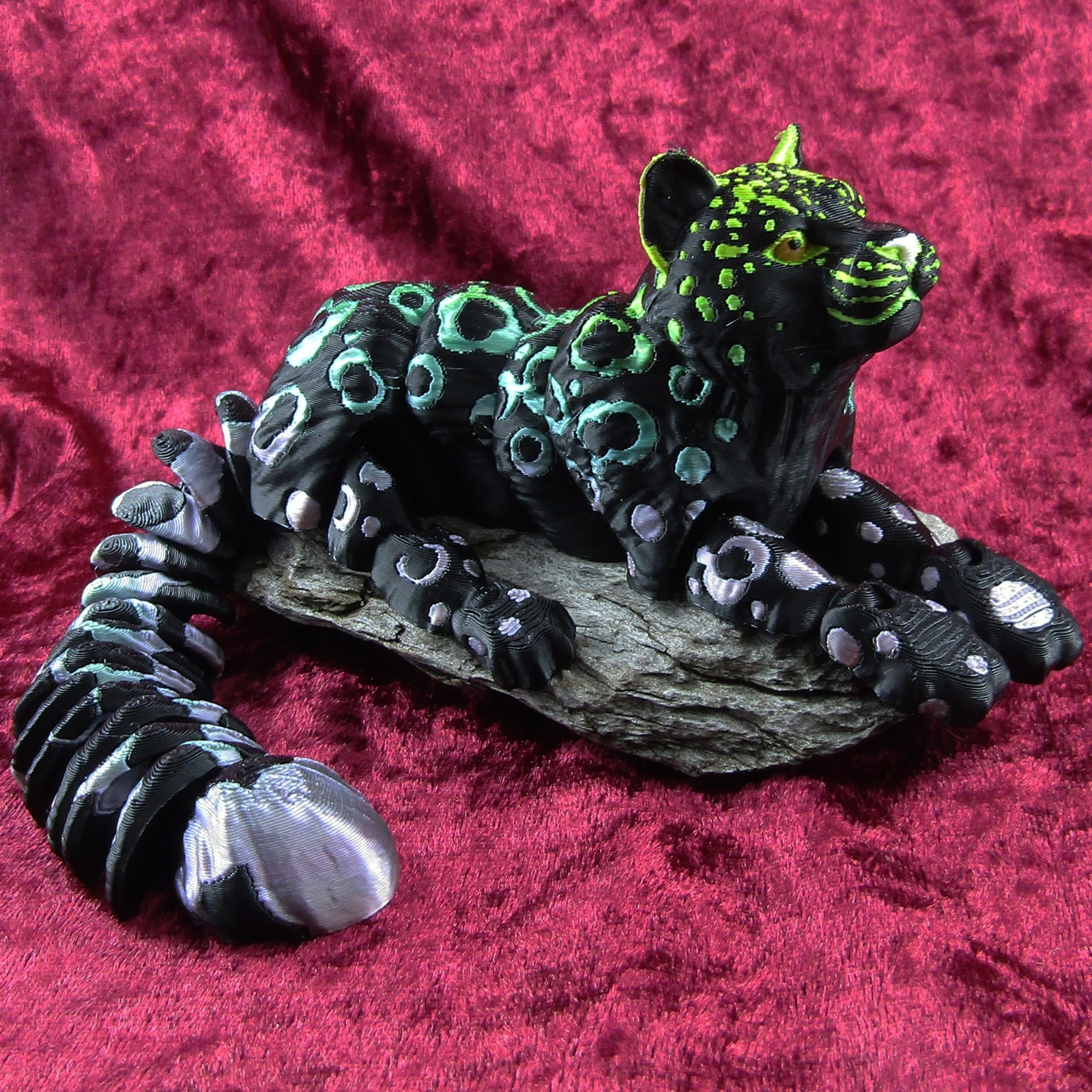 Articulated Posable Dark Rainbow Leopard 3D Fidget Toy Desk Decoration Pick Size