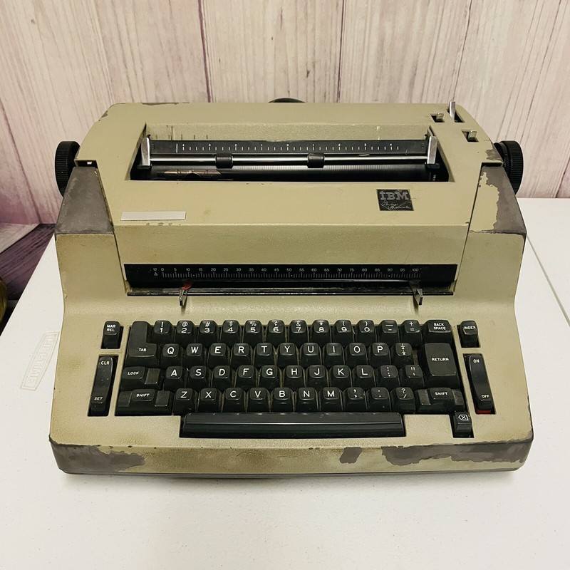 1983 IBM Personal Typewriter on the Typewriter Database