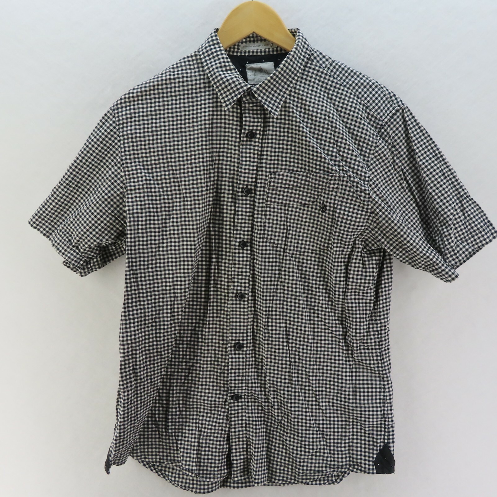 Volcom Shirt Mens Adult Size Medium Black White Short Sleeve Button Up Casual