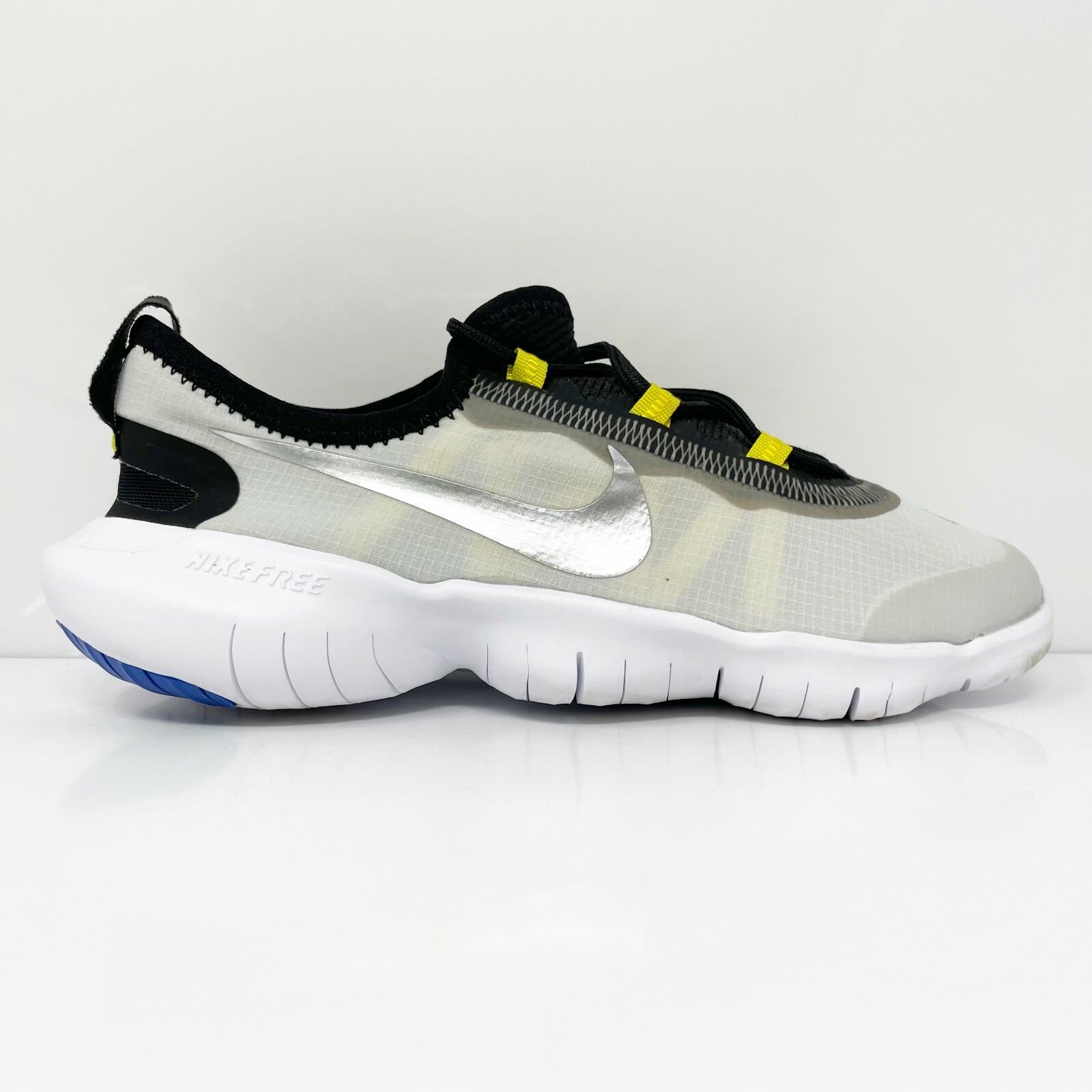 Nike Boys Free Run 5 CJ2079-009 Серые кроссовки для бега, размер 4,5 года