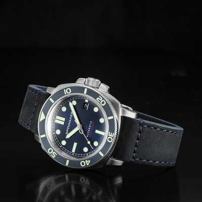 Pre-owned Spinnaker Hull Diver Stainless Steel 42mm Japanese Automatic Wristwatch