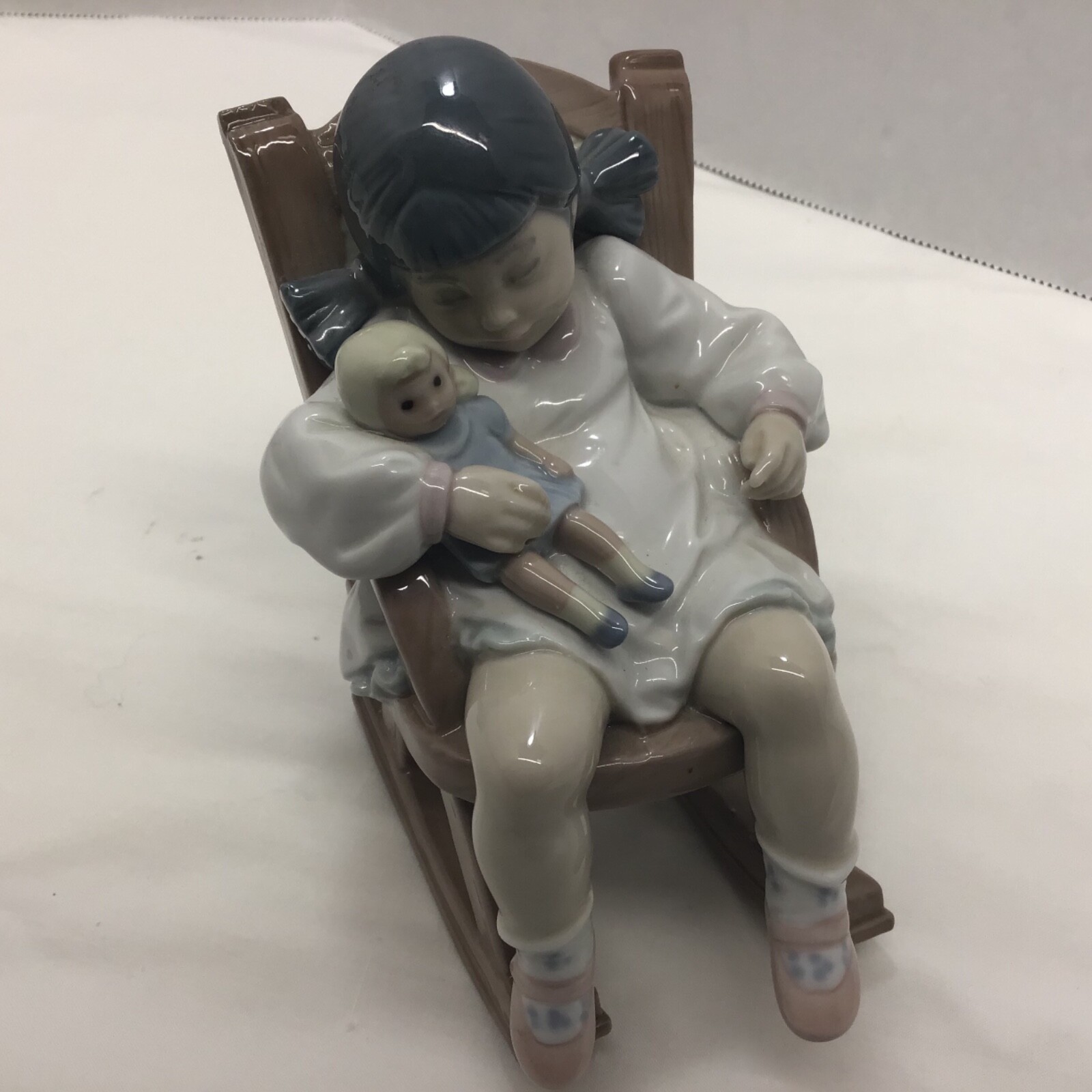 Lladro Figurine Naptime #5448 Sleeping Girl Child in Rocking