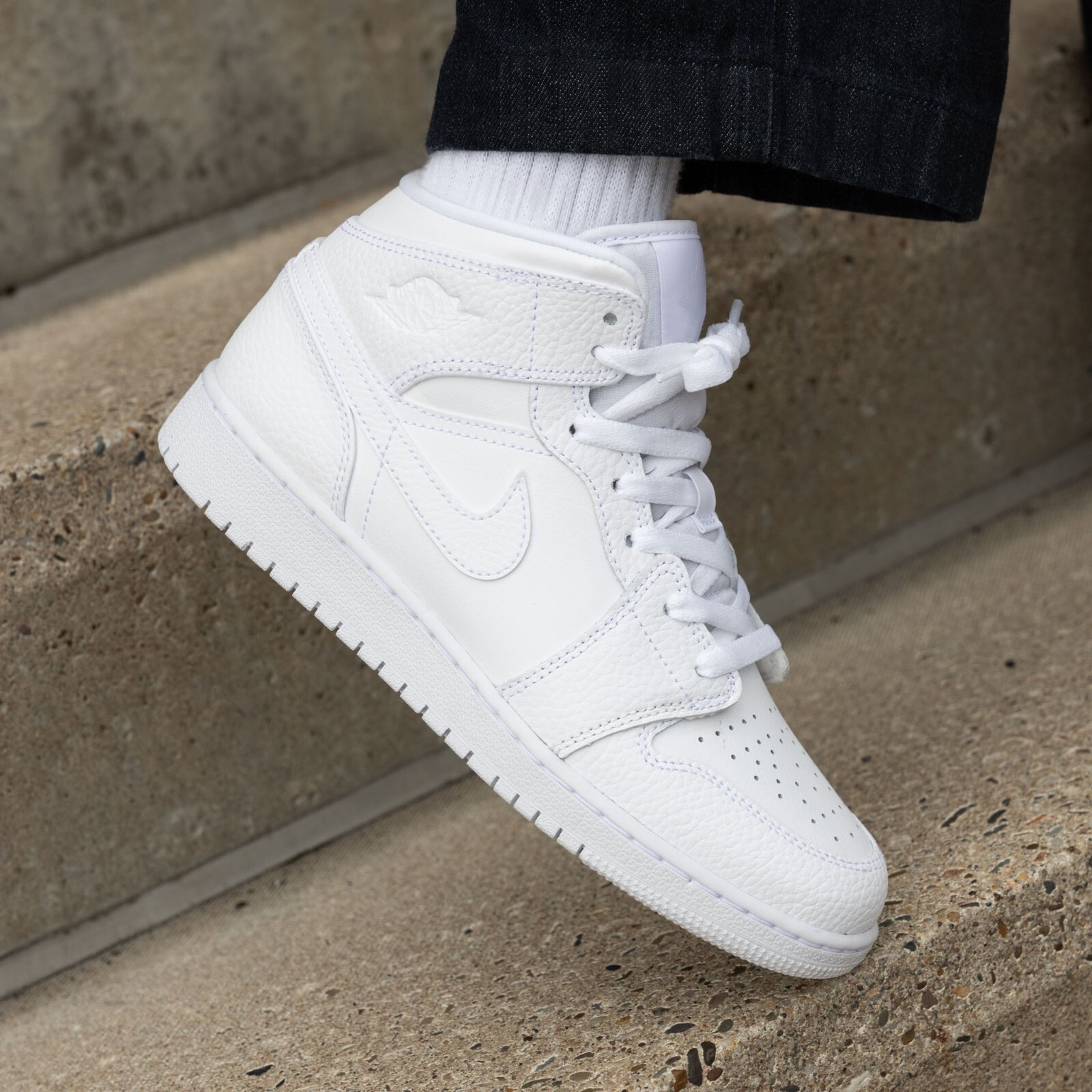 21日（土）13時迄【いずみ】Ta Lv Gn 15ml ３点 Cポスト Nike Air Jordan 3 Retro Men's Triple White Pure Money Size 9